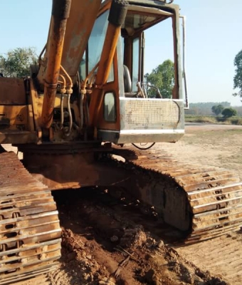 ขาย แม็คโค KOMAT`SU 200-3 สภาพดีใช้ปกติ เครืองเดิม ปั้มดี ช่วงล่างยังแน่น สภาพใช้งานประจำ ขาย 275,000บ.เอกสาร ใบ ชื้อ-ขาย