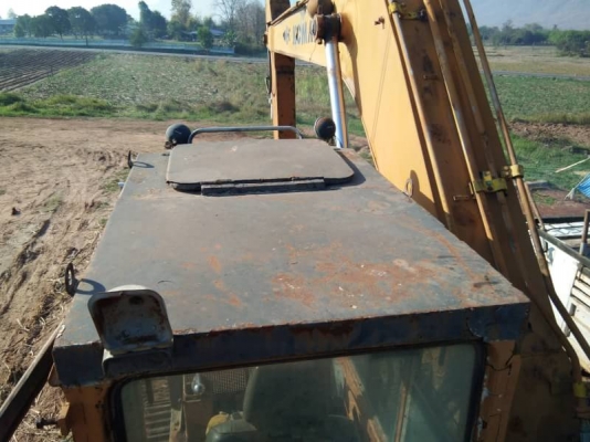 ขาย แม็คโค KOMAT`SU 200-3 สภาพดีใช้ปกติ เครืองเดิม ปั้มดี ช่วงล่างยังแน่น สภาพใช้งานประจำ ขาย 275,000บ.เอกสาร ใบ ชื้อ-ขาย