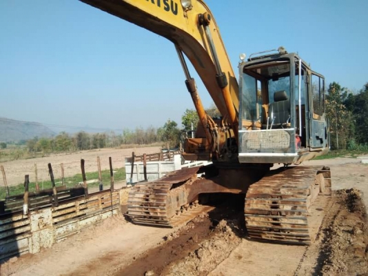 ขาย แม็คโค KOMAT`SU 200-3 สภาพดีใช้ปกติ เครืองเดิม ปั้มดี ช่วงล่างยังแน่น สภาพใช้งานประจำ ขาย 275,000บ.เอกสาร ใบ ชื้อ-ขาย