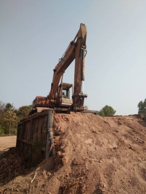 ขาย แม็คโค KOMAT`SU 200-3 สภาพดีใช้ปกติ เครืองเดิม ปั้มดี ช่วงล่างยังแน่น สภาพใช้งานประจำ ขาย 275,000บ.เอกสาร ใบ ชื้อ-ขาย