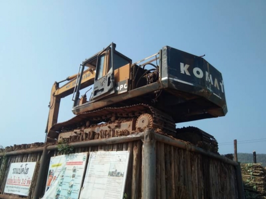 ขาย แม็คโค KOMAT`SU 200-3 สภาพดีใช้ปกติ เครืองเดิม ปั้มดี ช่วงล่างยังแน่น สภาพใช้งานประจำ ขาย 275,000บ.เอกสาร ใบ ชื้อ-ขาย