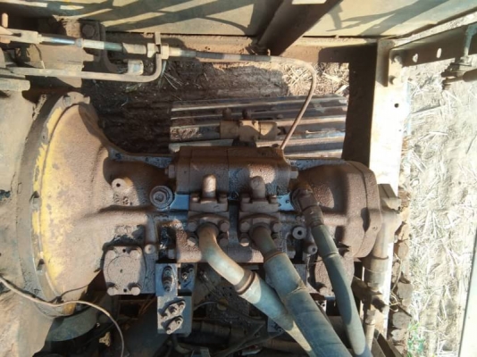 ขาย แม็คโค KOMAT`SU 200-3 สภาพดีใช้ปกติ เครืองเดิม ปั้มดี ช่วงล่างยังแน่น สภาพใช้งานประจำ ขาย 275,000บ.เอกสาร ใบ ชื้อ-ขาย