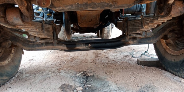 ขายคับช่วงล่างฟูโซ่สองเพลาเบรคใหญ่สันแหลกตรงครบชุดยกแท่น+คานหน้าครบ+แหนบครบชุดราคา