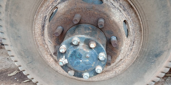 ขายคับช่วงล่างฟูโซ่สองเพลาเบรคใหญ่สันแหลกตรงครบชุดยกแท่น+คานหน้าครบ+แหนบครบชุดราคา