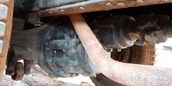 ขายคับช่วงล่างฟูโซ่สองเพลาเบรคใหญ่สันแหลกตรงครบชุดยกแท่น+คานหน้าครบ+แหนบครบชุดราคา