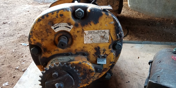 ขายคับชุดวินรถสไลใช้ไฟ24Vเก่ายี่ปุ่นแรงมากเป็นรุ่นมีฟรีล็อกคับสาพสวยพร้อมใช้ราคา18,500สนใจ0876029295ยุบาง