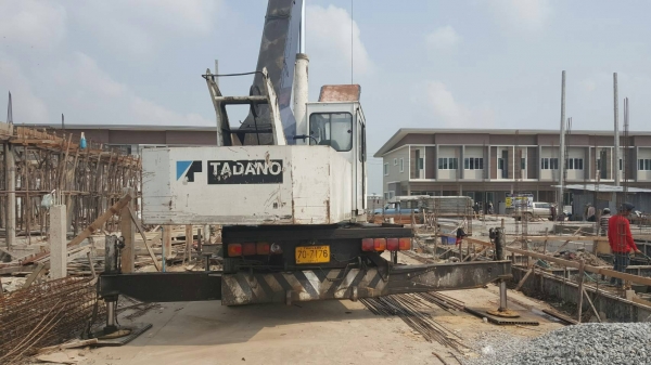 รถเครนทานาโด้ TL 201.ปั้ม 3 ตอน 20 ตันเล่มทะเบียน ราคา 1,700,000 รถกทม.