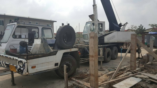 รถเครนทานาโด้ TL 201.ปั้ม 3 ตอน 20 ตันเล่มทะเบียน ราคา 1,700,000 รถกทม.