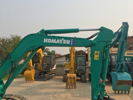 KOMATSU รุ่น: PC40R-8