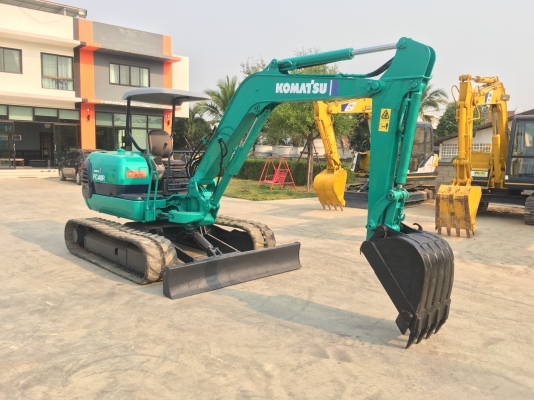 KOMATSU รุ่น: PC40R-8