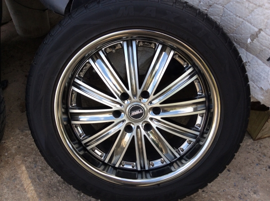 ขายด่วนล้อแม็กซ์พร้อมยาง265/50R20