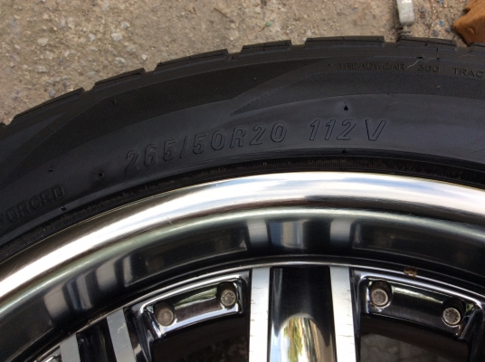 ขายด่วนล้อแม็กซ์พร้อมยาง265/50R20