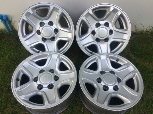 ขายล้อสายลุย แท้ๆ 2 ชุด ขายล้อสายลุย แท้ๆ 2 ชุด