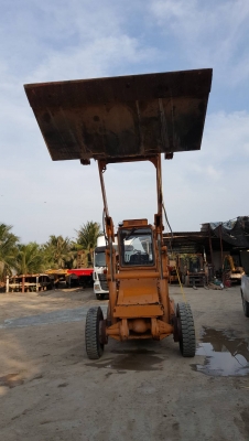 ขายรถตักล้อยาง  ยี่ห้อ KOMATSU  รุ่น  SD25-3 เครื่องยนต์  KOMATSU 6D95 เก่าจากJAPAN  ใช้งานได้จริงสนใจดูสภาพรถได้ ติดต่อ 089-2619445