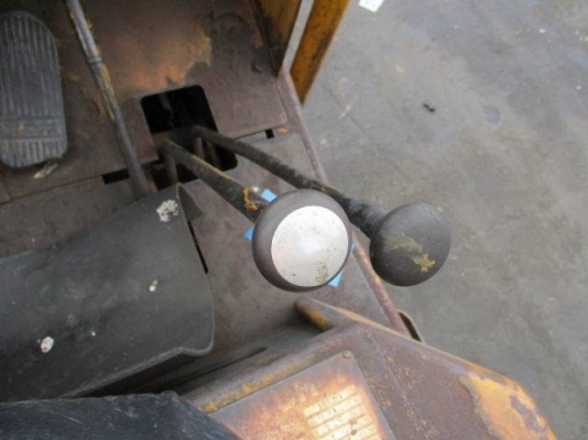 รถตักล้อยาง ยี่ห้อ TCM  รุ่น SD25Y3 เครื่องยนต์ HINO  เก่าจาก   JAPAN สภาพพร้อมใช้งาน ยังไม่เคยใช้งานในไทย สนใจ089-2619445