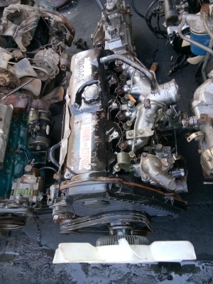 เครื่องยนต์โตโยต้า 2L พร้อมเกีร์ยโฟวีล สวยๆ มีเอกสาร