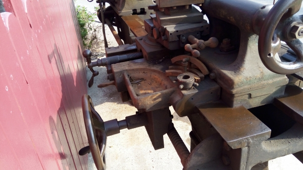 เครื่องกลึงเก่าญี่ปุ่น