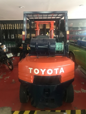 ขายด่วนเจ้าของขายเอง รถโฟค์ลิฟท์ Toyota รุ่น 5FG20 ยกสูง 3 เมตร ขายถูก