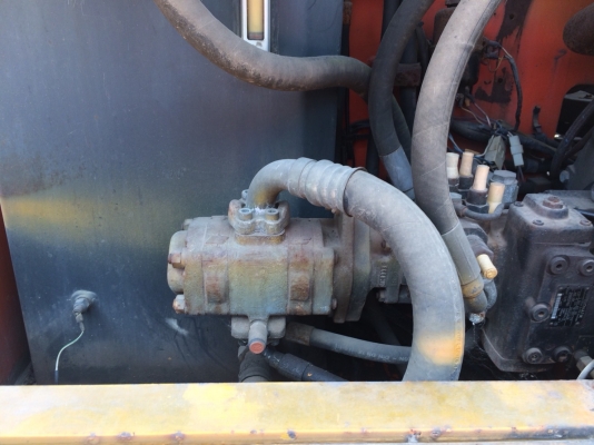 รถขุดล้อยางPC60