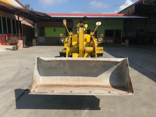 ขายรถตักKOMATSUรุ่นWA30-2นำเข้าญี่ปุ่นไม่เคยใช้งานในไทย เอวอ่อน  เครื่องดีเซล3สูบ สภาพดีพร้อมใช้งาน ขาย320000ลดพิเศษเหลือ290000บาท081-8302909Line  :  jiraroj2909