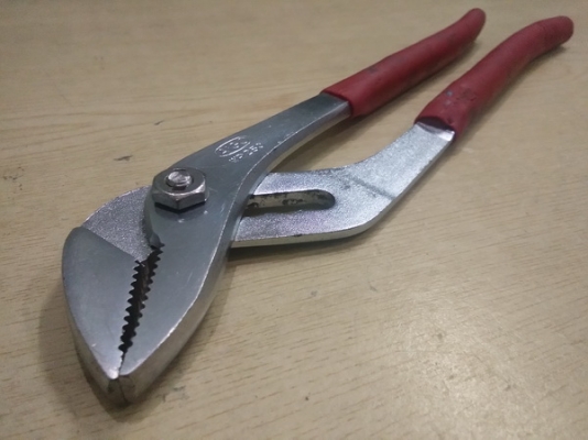 คีมคอม้าปากขยาย AIGO ขนาด 10 นิ้ว