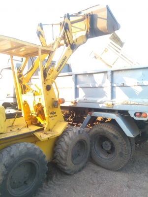 รถตัก KOMATSU SK07 รถเก่านอกนำเข้า ยังไม่เคยใช้งานในไทย เครื่องดี ปั๊มแรง เครื่องดีเซล ขับเคลื่อน 4 ล้อ ตักขึ้น 6 ล้อได้ พร้อมใช้งาน มีเอกสารใบอินวอยซ์ มี VDO การทำงานให้ชม