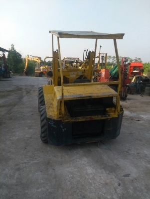 รถตัก KOMATSU SK07 รถเก่านอกนำเข้า ยังไม่เคยใช้งานในไทย เครื่องดี ปั๊มแรง เครื่องดีเซล ขับเคลื่อน 4 ล้อ ตักขึ้น 6 ล้อได้ พร้อมใช้งาน มีเอกสารใบอินวอยซ์ มี VDO การทำงานให้ชม