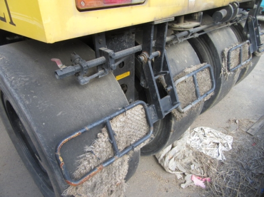 สวยๆ กำลังมา 7ล้อ DYNAPAC CP205 ตัวใหม่ ปี2001 เกียร์ออโต้ ราคาดีๆจากญี่ปุ่น 092-929-9942 ธีรเทพ