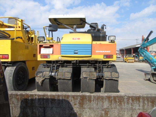 สวยๆ กำลังมา 7ล้อ DYNAPAC CP205 ตัวใหม่ ปี2001 เกียร์ออโต้ ราคาดีๆจากญี่ปุ่น 092-929-9942 ธีรเทพ