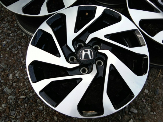 ขายแม็กถอดป้ายแดง HONDA CIVIC ขอบ16 สวยไร้ตำหนิ ชุดละ 5900 บาท ขายแม็กถอดป้ายแดง HONDA CIVIC ขอบ16 สวยไร้ตำหนิ ชุดละ 5900 บาท