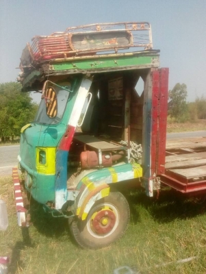 KOMATSU PC 60-5 + เทรลเลอร์ 6ล้อ