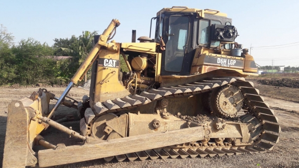 แทรคเตอร์ D 6 H ราคา 1,300,000 รถกทม.