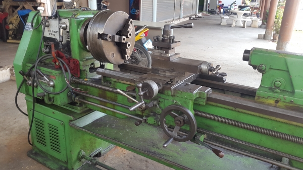 เครื่องกลึง 6 ฟุต 3 เพลา เกียร์บล็อก พร้อมใช้งาน สวยๆๆ 78,000 ด่วนๆๆๆ