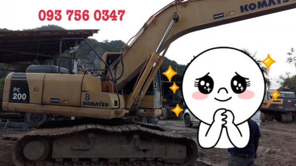 ขายรถแบคโฮ เก่านอก ซื้อจากห้างฯ Komatsu pc200-8N1