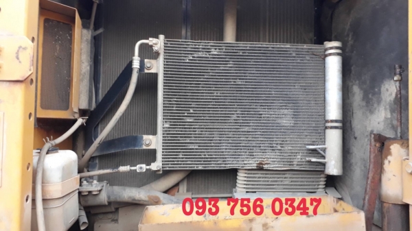 ขายรถแบคโฮ เก่านอก ซื้อจากห้างฯ Komatsu pc200-8N1