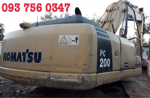 ขายรถแบคโฮ เก่านอก ซื้อจากห้างฯ Komatsu pc200-8N1