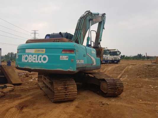 ขายรถแบคโค KOBELCO SK200-8 SUPER (YN12-T2XX ) เอกสารเล่มทะเบียน ราคา1,250,000 ต่อรอง ขายตามสะภาพ รถใช้งานอยู่ เอวมีขยับนิดหน่อย ชั้วโมงการทำงาน 16,000 กว่า ช.ม ไฟฟ้าใช้ได้ มูมฮาร์มสวย ปุ้งกี้เปลี่ยนใหม่ เหรมสวย สนใจลองรถได้ที่.081-3531946 ต่อ.บางนา &amp;
