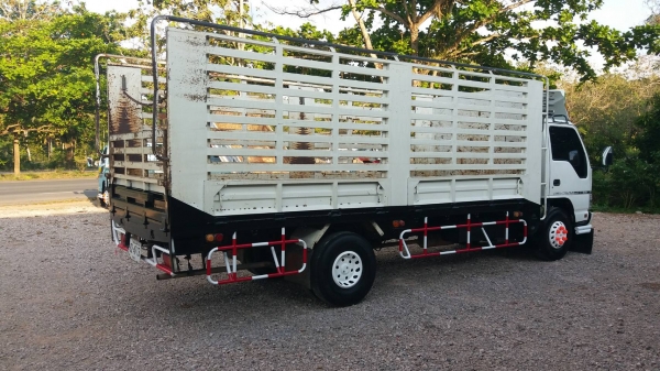 6ล้อคอก ISUZU NQR 175 แรงม้า ปี50 ยาว5.50เมตร รถสวยพร้อมใช้งาน เครื่องดี คัทซีสวย เล่มพร้อม ราคาคุยได้ 0872976734