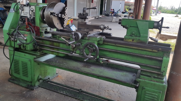 เครื่องกลึง 6 ฟุต 3 เพลา เกียร์บล็อก พร้อมใช้งาน สวยๆๆ 78,000 ด่วนๆๆๆ