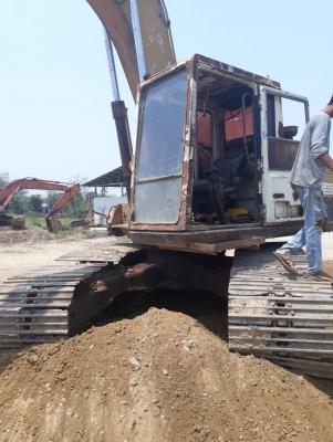 ขาย ด่วน รถ PC 200-3 ขาย ด่วน รถ PC 200-3