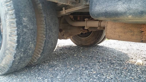 ขาย 350,000 รถหกล้อตุ้แห้ง HINO FF177 เครื่อง EH 700- 168แรง ตู้ยาว 7.20 หัวบาง ยางดี คีชซีสวย เครื่องดี เกียร์ดี เอกสารเล่มทะเบียน รถสวยพร้อมใช้ รถอยู่ กทม.แจ้งวัฒนะ 090-772-3710 090-772-3708