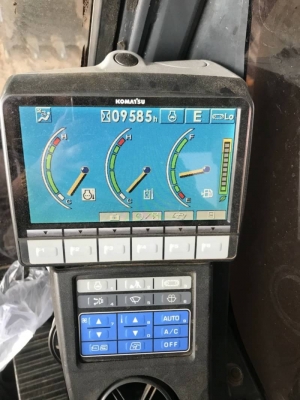 ขาย 1,790,000 KOMATSU pc 200-8 N 1 ทำงาน 9,000 ชม.ไฟฟ้าครบ เครื่องดีมาก ปั้มแรงมาก เอวแน่น ช่วงล่างเต็ม รถทำงานอยู่ เอกสารอินวอยทร์ รถอยู่ อ่างทอง 090-772-3710 090-772-3708