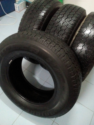 245/70R16   BRIDGESTONE DUELER H/T689  ชุด 4 เส้น   โทร.081-427-3941  ไอดีไลน์ 0814273941