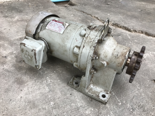 ขายมอเตอร์เกียร์ Cycro drive Sumitomo 0.5HP. 380V อัตราทด 1:29 เพลาออกประมาณ 50รอบต่อนาที สภาพสวยเดิมๆ หมุนนิ่ม พร้อมใช้งาน ราคา 3,400 บาท