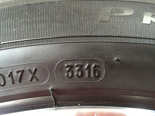 ล้อToyota VEllFIRE แท้ พร้อมยางมิชลีนปี16 ล้อToyota VEllFIRE แท้ พร้อมยางมิชลีนปี16