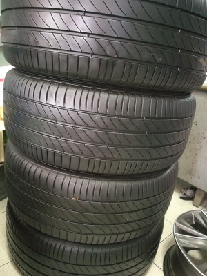 ล้อToyota VEllFIRE แท้ พร้อมยางมิชลีนปี16 ล้อToyota VEllFIRE แท้ พร้อมยางมิชลีนปี16