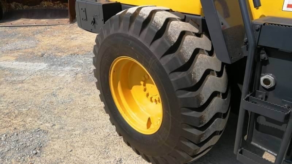 รถญี่ปุ่นเกรดA ขายถูก KOMATSU WA100-5 สภาพสวย นำเข้าจากญี่ปุ่น โทร.090-986-2521 อ๊อบ