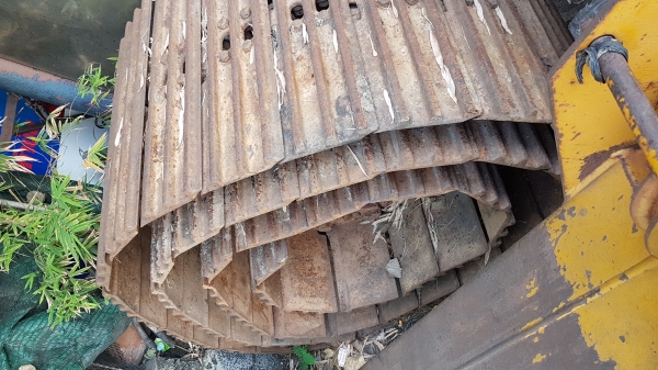 ขายเเผ่นเเทรคใส่HITACHI EX120ได้ของเเท้เเข็งสภาพสวยมากติดต่อ0800660666 ขายเเผ่นเเทรคใส่HITACHI EX120ได้ของเเท้เเข็งสภาพสวยมากติดต่อ0800660666