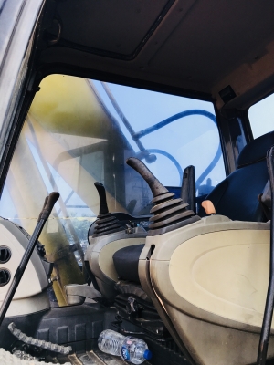 ขาย รถแบ๊คโฮ SUMITOMO SH210-5พร้อมหัวกระแทก ไมล์10,900ชม. รถสวยพร้อมใช้งาน เอกสารอินวอย