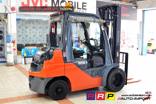 ขายรถโฟล์คลิฟท์มือสอง TOYOTA รุ่น 8FG25-12825 นำเข้าจากประเทศญี่ปุ่น 100\% ไม่เคยใช้งานในไทย